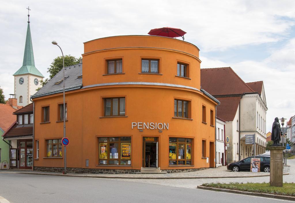 Pension U Lasanu เชสต์ ภายนอก รูปภาพ
